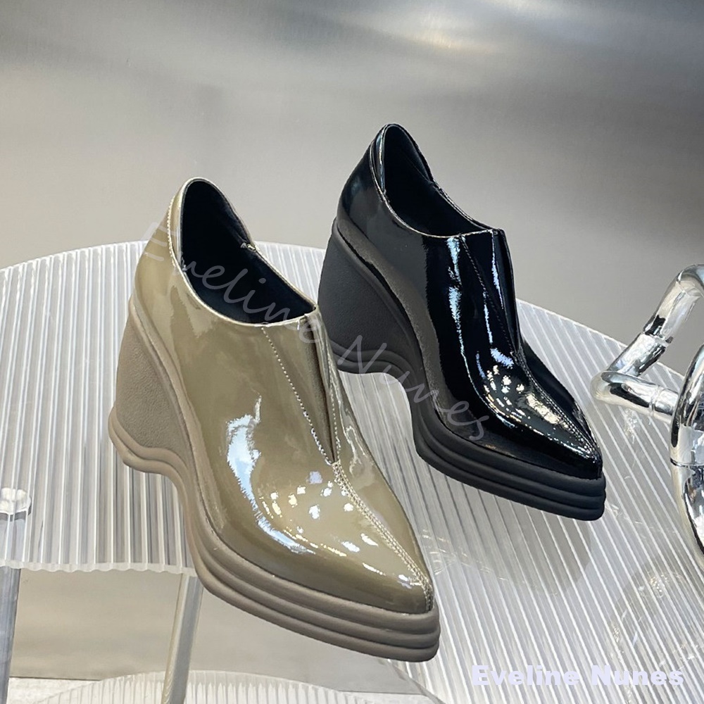 Street Fashion Y2K - รองเท้าส้นสูงแบบสวมสำหรับผู้หญิง หนังแก้ว หัวแหลม ทรงวีคัท พื้นเวฟหลายชั้น สไตล์